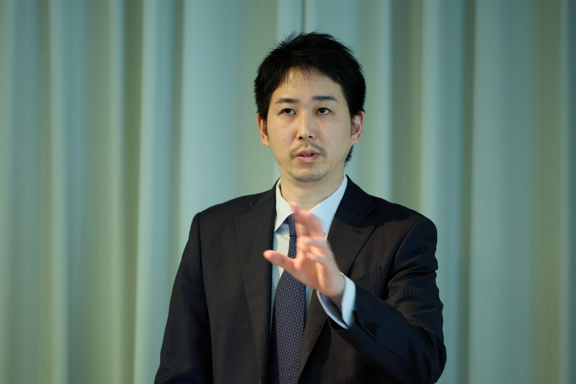 Indeed Japan株式会社 Indeed Hiring Lab エコノミストの青木雄介が、Indeedでの検索行動データを分析し、労働市場活性化の道を探った